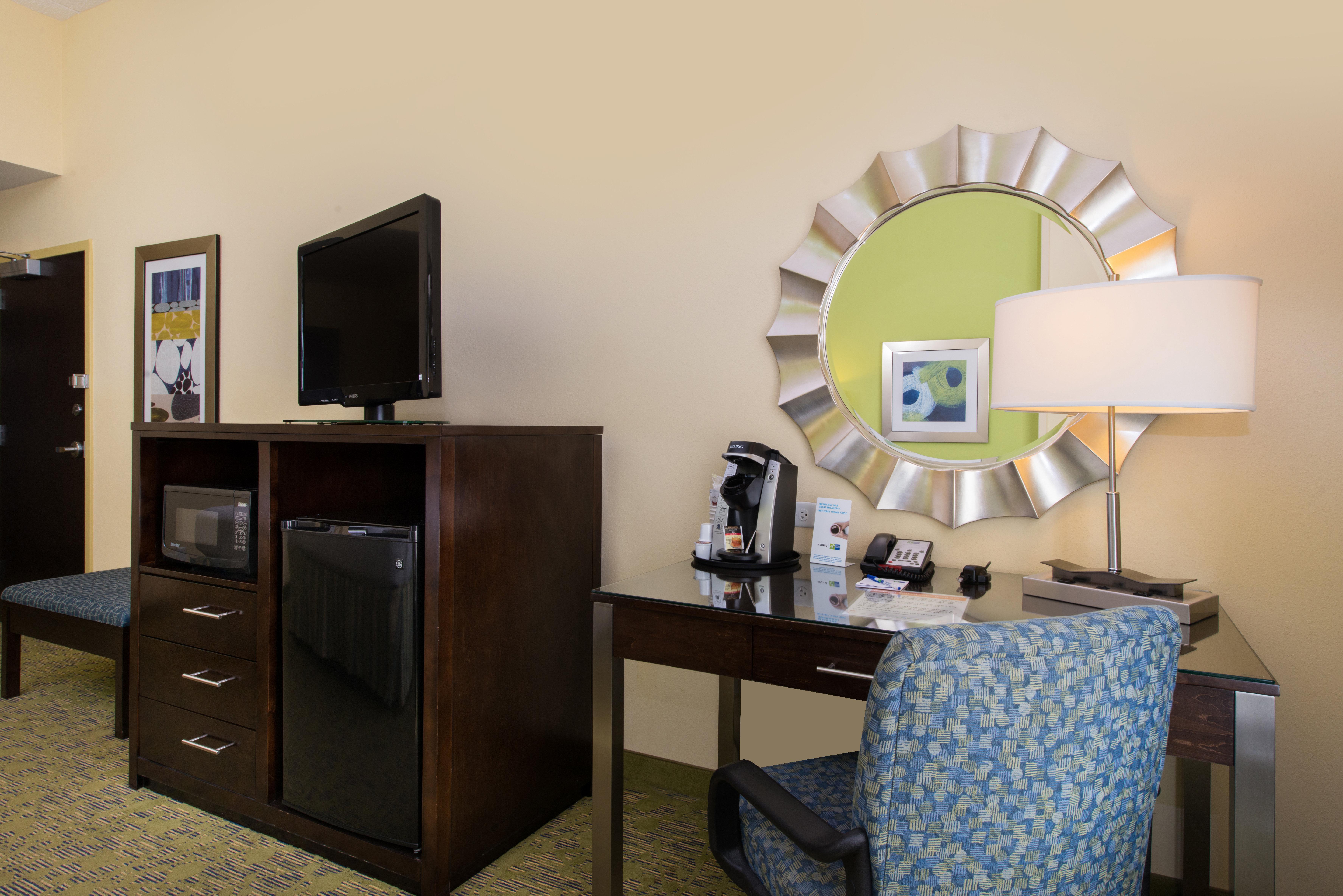 Hotel Express And Dickson By Ihg